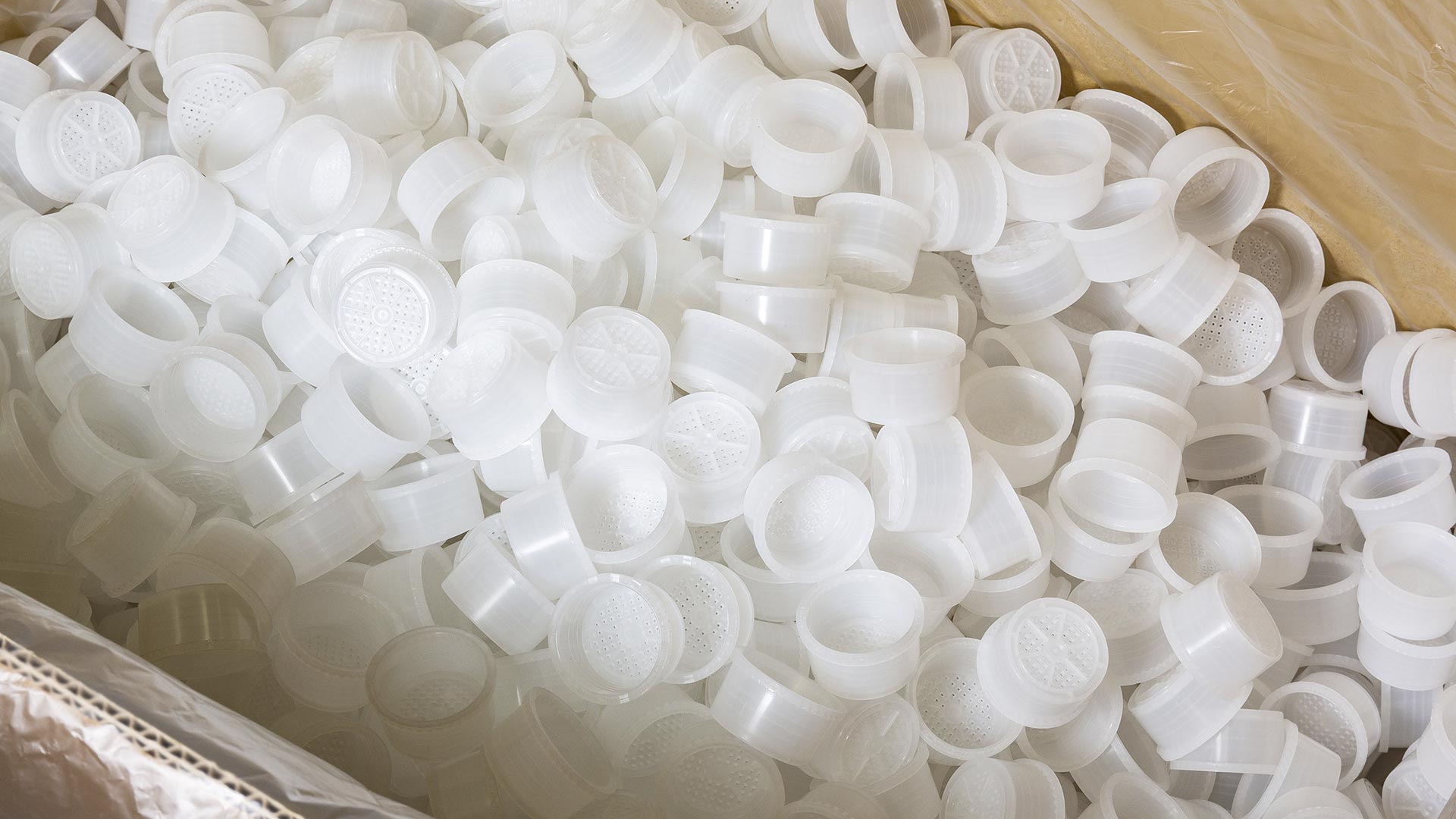 Production and molding of compatible coffee capsules